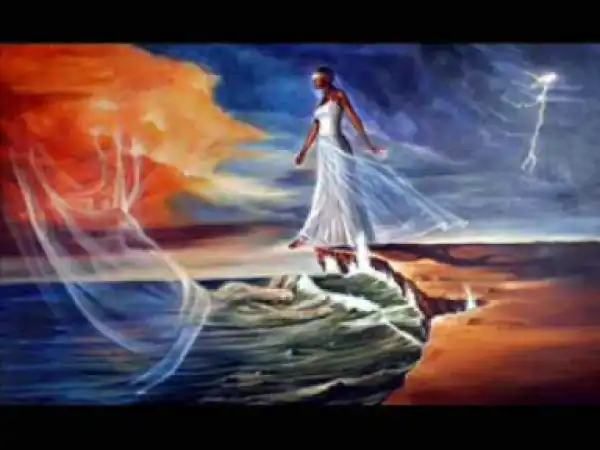 Sallie Martin - God Is Moving
